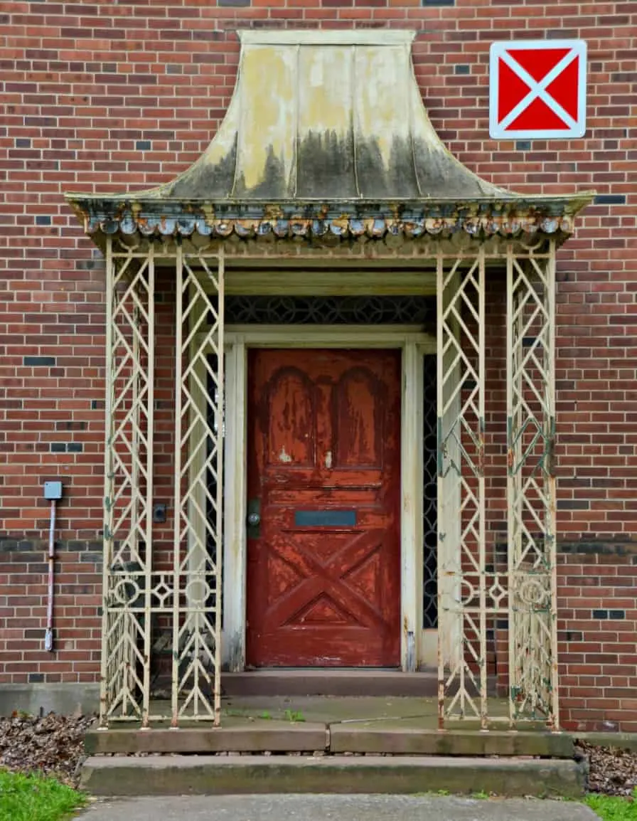 Newark Pretty Door