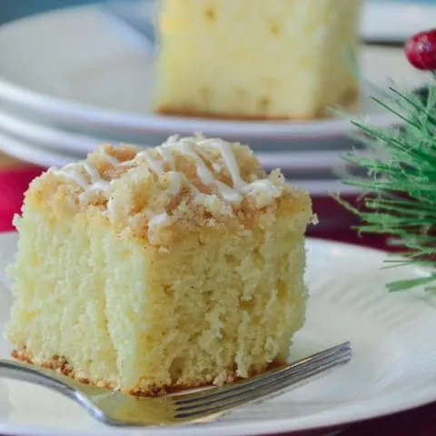 Overnight Holiday Streusel Eggnog Coffee Cake that will Make Your Brunch a Breeze