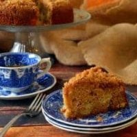 Apple Chai Coffee Cake